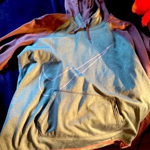 nike hoodie only worn once